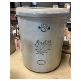 8 Gallon Western Stoneware Crock