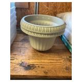 Southern Patio Urn 14-in Brown Resin Planter no ba