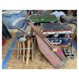 Close hangers, roller skates, brander