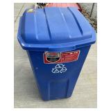 Rubbermaid 45 gallon trash can