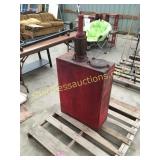 Standard Oil, Large oil lubster pump