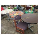 Round tables & chair