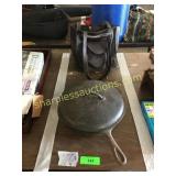 Cast iron fry pan/lid