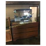 Dresser w/mirror