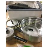 Electric roaster, pots