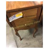Drop leaf end table
