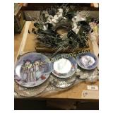 Xmas plates, wreath, misc