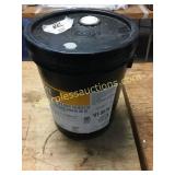 CAT transmission/drive train oil