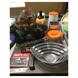 Ice tea maker, Halloween items, household