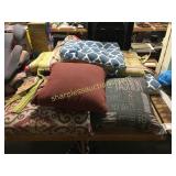 Outdoor cushions/pillows