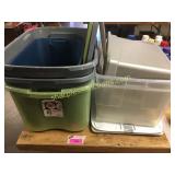 Plastic storage containers