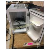 small electric food warmer/cooler