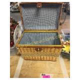 Picnic basket