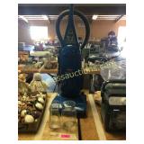 Bissell vacuum, vases