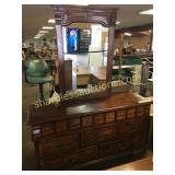 Dresser/mirror