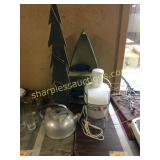 Juicer, xmas decorations, kettle