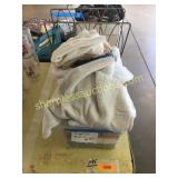 Magazine rack, towels