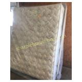 Queen mattress/boxspring set