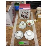 Cups/saucers, xmas item