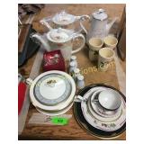 S/p shakers, coffee/tea pots, misc