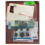 Tray of notes, coins, misc