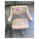 Kitchen chair on wheels