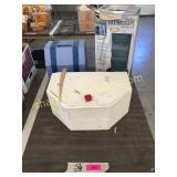 Fountain, Rolykit, box