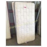 Twin mattress/boxspring