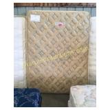 Queen mattress/boxspring