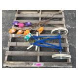 Golf Caddy, yard décor