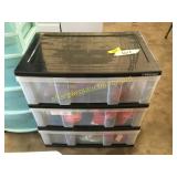 Plastic organizer w/yarn