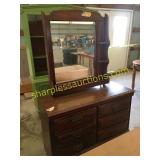 Dresser w/mirror