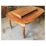 Dining room table w/leaf