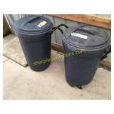 Rubbermaid garbage cans w/lids(2)