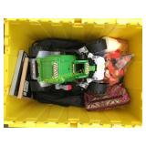 Household items, quantity 4, Totes not included