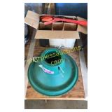 Clay pigeons w/ thrower, Xmas tree base
