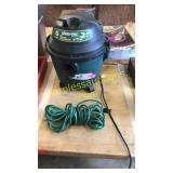 Shop vac, extension cord