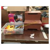 Toys, Charlie Brown sandwich/snack maker, misc