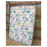 Queen mattress/boxspring set
