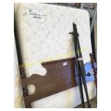 Queen mattress/boxspring set