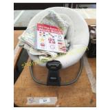 Graco Soothing Vibration baby bed