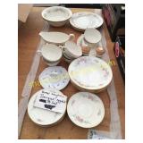 Homer Laughlin "Georgian" eggshell china set