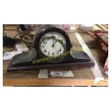 Mantel clock