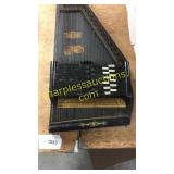 Autoharp by Phono Harp co.