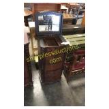 Jewelry chest w/mirrored top & side storage