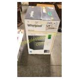 Whirlpool 2 door refrigerator/freezer