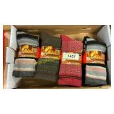 4 packs of 4 Hue wool crew socks