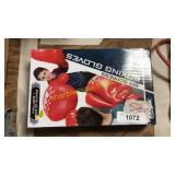 Inflatable boxing gloves