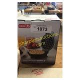 Dash waffle iron
