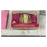 Bodycology blanket & body cream